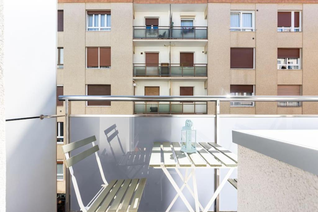 סן סבסטיאן Terraza Playa Y Calle Peatonal Ess03377 מראה חיצוני תמונה